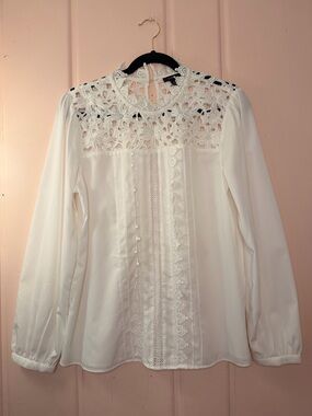 Halogen Women's White Lace Yoke Blouse Long Sleeve Sz medium